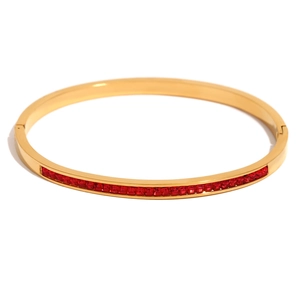 18K vergoldetes Edelstahl-Armband mit Reihen aus quadratischen roten Edelsteinen