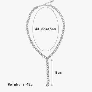 Dettaglio della collana a catena a Y d'argento con dimensioni e peso di 48g