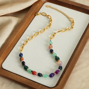 Collier en perles d'agate naturelle avec chaîne en acier titane doré pour femme