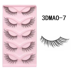 Macro detail of cat-eye false eyelashes 3DMA0-7 with thick black stems and 3D volume