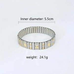 Detail of stretch stainless steel bracelet with relief stars and 5.5cm inner diameter