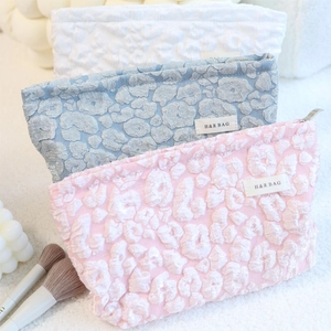 Cloud Embossed Makeup Bag Capacity Jacquard Canvas Cosmetic Pouch Portable Travel Toiletry Case Floral Sweet For Women