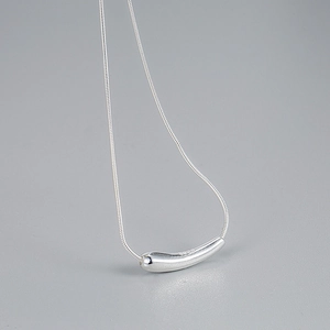 Minimalist S925 sterling silver pea pendant necklace with polished snake chain design