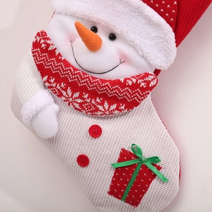 Calza di Natale in maglia con pupazzo di neve 3D e dettagli in peluche per decorazioni