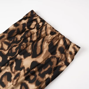 Women's stretch satin fishtail skirt with leopard print and elastic waistband
