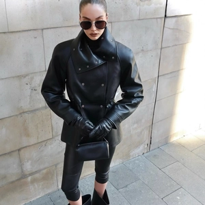 Veste en similicuir noir pour femme avec col montant et cordon de serrage à la taille
