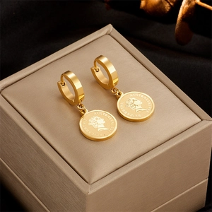 Vintage Queen Portrait Coin Hoop Earrings 18K Gold Plated Stainless Steel French Style Round Pendant For Women