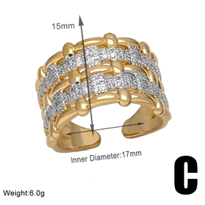 Macro shot of 15mm two-tone gold and silver mesh ring with size and weight details