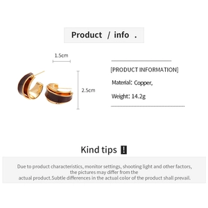 Detailed size chart of 18k gold plated C-shape double layer earrings with copper material