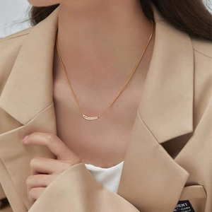 Collana In Acciaio Inossidabile Minimalista Per Donna Placcata In Oro Ciondolo A Tubo Curvo Sorriso Gioielli Geometrici