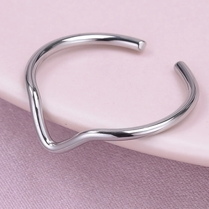 Macro di anello regolabile a onda minimalista in acciaio inossidabile argento lucido