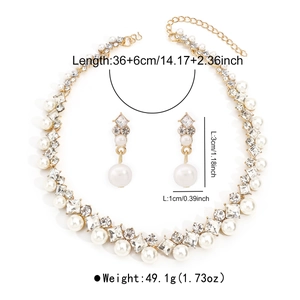 Vue détaillée de l'ensemble bijoux baroque avec perles et cristaux incluant les dimensions