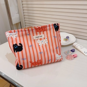 Trousse à maquillage en coton rayé avec motifs de chats et design trapèze rétro
