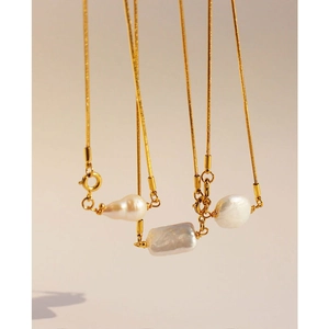 Baroque pearl necklace with gold snake chain and three natural pearls for women