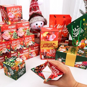 Boîtes de Noël surprises avec sacs cadeaux et structure pliable en 3D festive