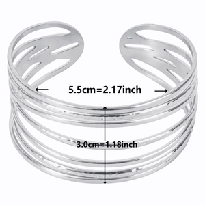 Detailed size chart showing 5.5cm diameter and 3.0cm width of the silver cuff bracelet