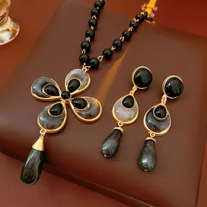 Vintage Palace Style Necklace And Earrings Alloy Resin Flower Water Drop Pendant With Silver Earring Post