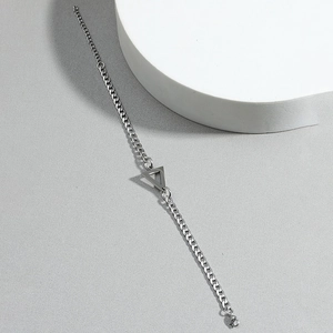 Bracciale a catena minimalista in acciaio inossidabile argento con triangolo geometrico unisex