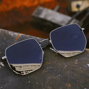 Occhiali Da Sole Polarizzati Metallo Poligono Esagono Montatura Grande Protezione UV400 Moda Retro Vintage Alta Definizione Uomo Donna