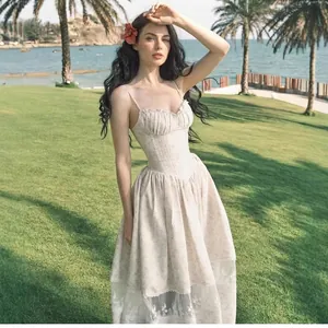 Robe longue fleurie vintage française avec bordure en dentelle et taille corset