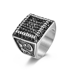 Anello con sigillo da uomo in argento con cristallo nero e motivi a lupo incisi vintage