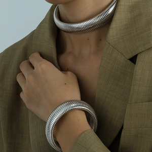 20mm silver ribbed choker and elastic bracelet set in vintage titanium steel design