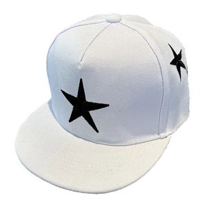 Casquette de baseball blanche à bord plat avec broderies d'étoiles noires de luxe