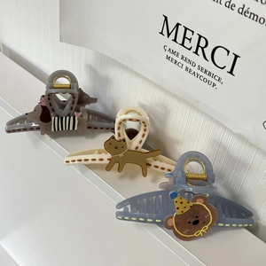 Schattige haarclips met cartoon dierenfiguren zoals hond kat en beer in kleurrijk hars