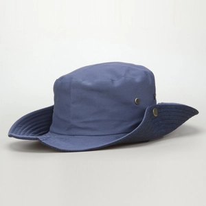 Chapeau de soleil bleu marine en toile avec larges bords et œillets d'aération latéraux