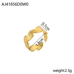 Detail showing dimensions of laurel leaf ring with 1.8cm diameter and 0.7cm width