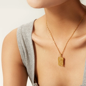 Vintage gold-plated titanium steel necklace with rectangular zircon heart pendant on rope chain