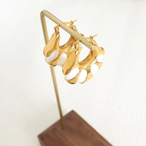 Retro C-shaped 18K gold plated titanium steel earrings with white enamel finish