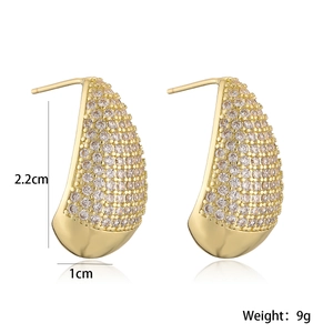 Dimensiones detalladas de pendientes de gota dorados: altura de 2,2cm y anchura de 1cm