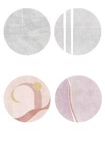 Vue détaillée de quatre tapis ronds avec motifs géométriques gris, roses et violets