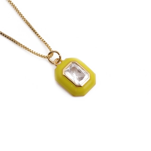 Collier chaîne box dorée avec pendentif géométrique en cristal jaune pour femmes