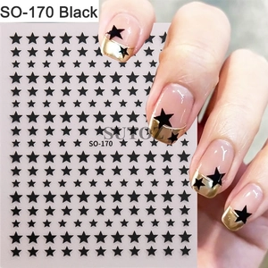 Detail von SO-170 schwarzen Stern-Nagelstickern mit 3D-Muster und Anwendungsbeispiel
