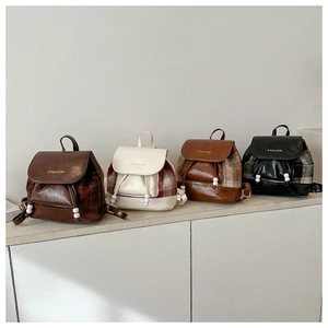 Detailvergleich kleiner karierter Rucksäcke in Braun, Creme, Beige und Schwarz