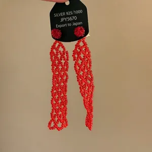 Orecchini a perno in argento 925 con nappe di perline rosse per moda donna quotidiana