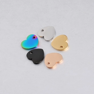 Gepolijste hartvormige hangers in zilver goud rosegoud zwart en regenboog voor DIY sieraden