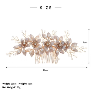 Detailed view of bridal hair comb with dimensions 16cm by 7cm and net weight 26g