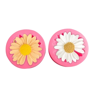 Pink silicone daisy flower molds for car aromatherapy pendants and DIY crafts