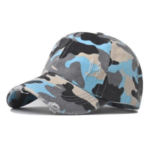 Détails de la casquette camouflage à queue de cheval avec effet vieilli et usé