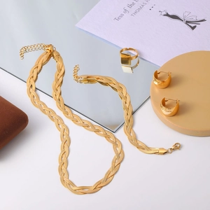 Set dettagliato di collana a serpente intrecciata oro, bracciale, anello e orecchini