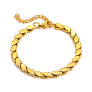 Bracciale minimalista in acciaio inossidabile placcato oro 18k con maglie a foglia e gancio