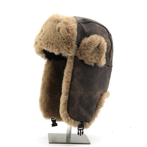 Chapeau de trappeur rétro marron pour l'hiver avec doublure en peluche et oreillettes