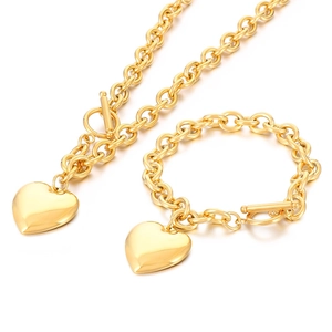 Chic gold stainless steel heart pendant jewelry set with toggle clasp chain links