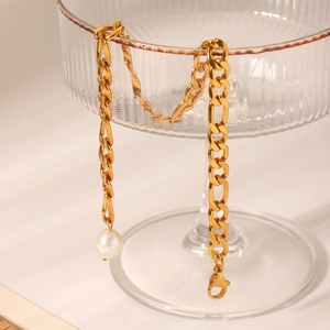 18K gold plated stainless steel Figaro anklet with elegant freshwater pearl pendant