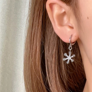 Elegant Snowflake Tassel Dangle Earrings For Women Copper Inlaid Zirconia Christmas Winter Minimalist Jewelry Accessories Gift