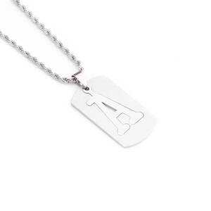 Collier plaque militaire en acier inoxydable argenté poli avec pendentif lettre A