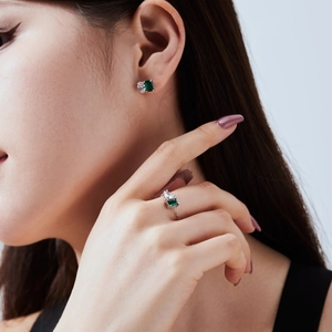 Elegant S925 sterling silver emerald-cut green zircon stud earrings and matching ring set